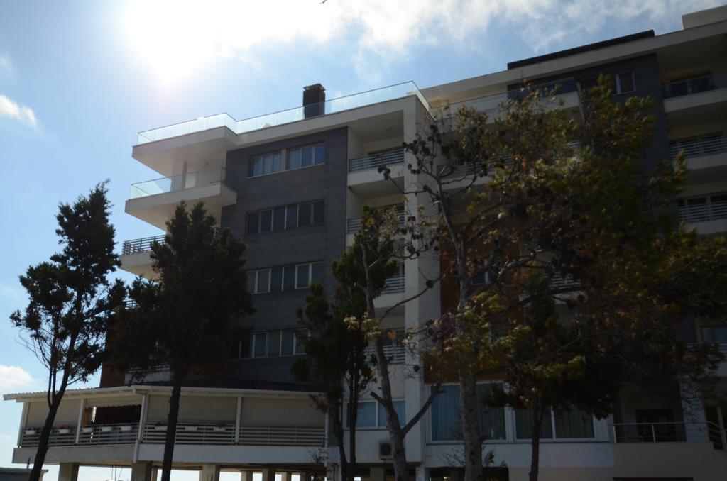 Apartment West *