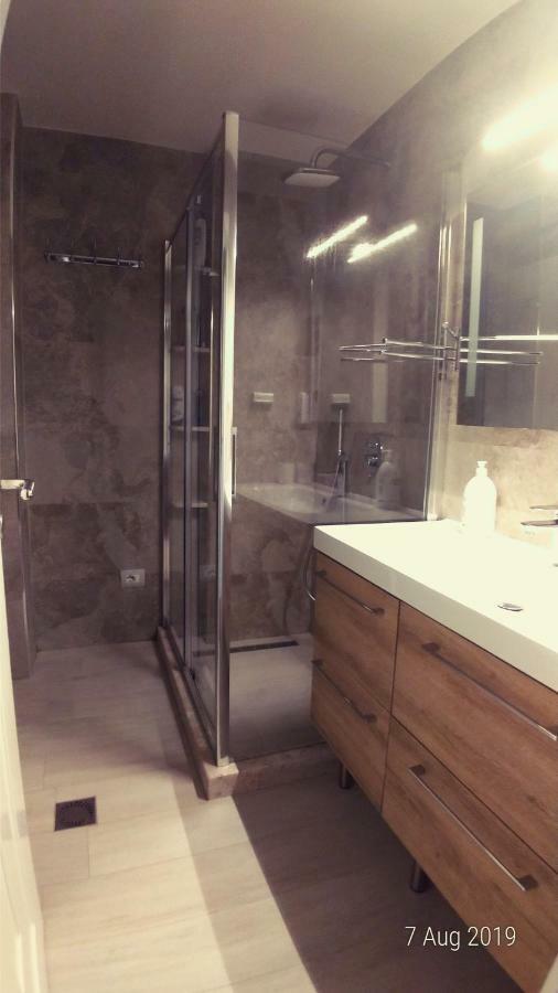 Apartment West *